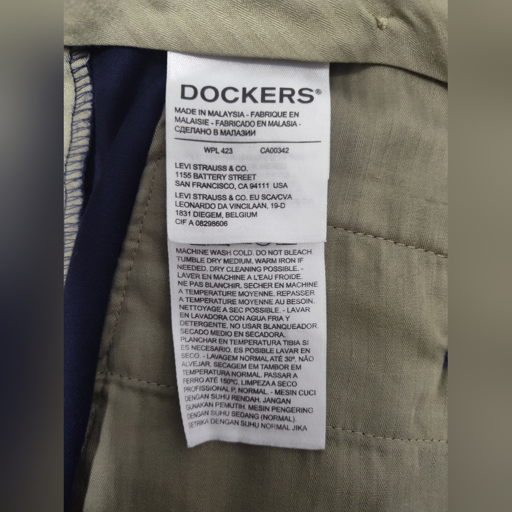 Docker's Classic Navy Blue Pants - Picture 7 of 9